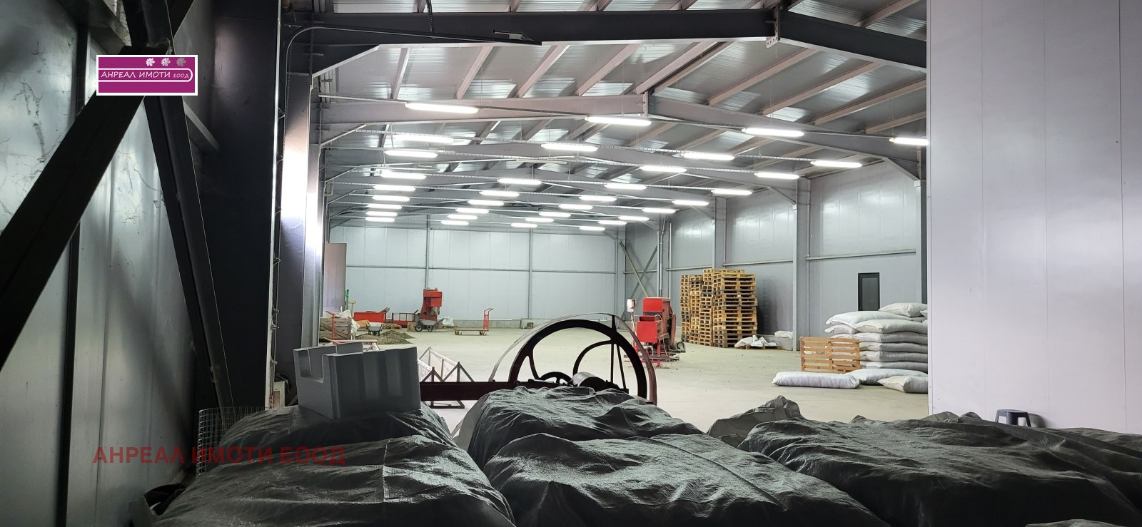 Продава ПРОМ. ПОМЕЩЕНИЕ, гр. Брезник, област Перник, снимка 2 - Производствени сгради - 41664065