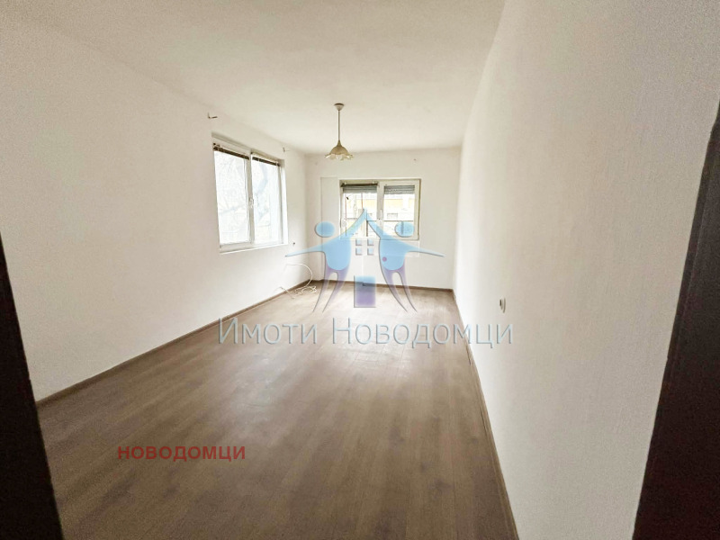 Продава ЕТАЖ ОТ КЪЩА, гр. Шумен, 2-ри корпус, снимка 3 - Етаж от къща - 52704943