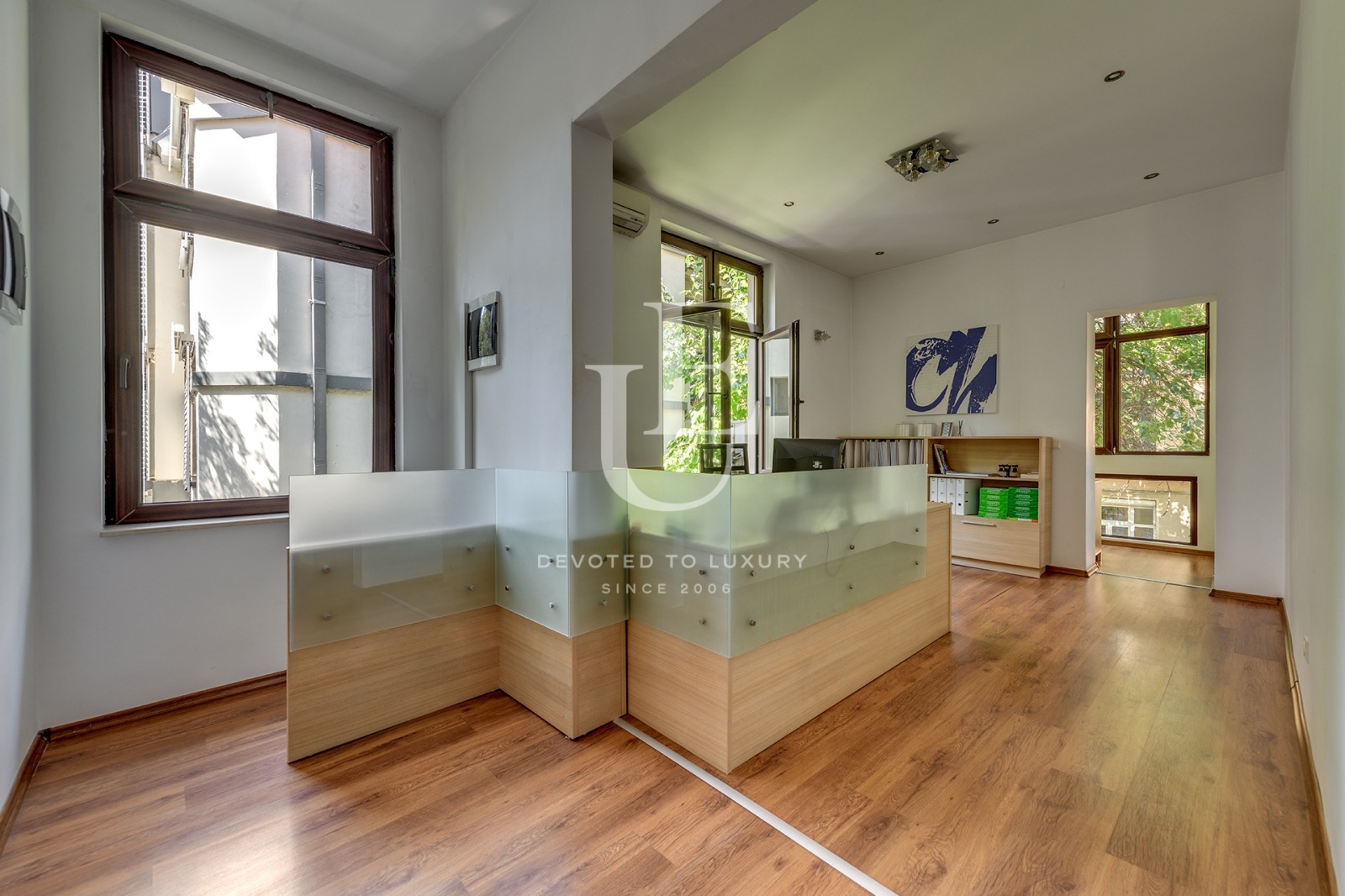 Продава ЕТАЖ ОТ КЪЩА, гр. София, Център, снимка 3 - Етаж от къща - 56107892
