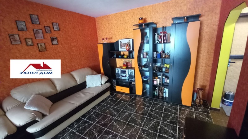 Продава 3-СТАЕН в град Шумен, Тракия - 82 кв.м / 102 500 € » 200 472.58 лв., УЮТЕН ДОМ