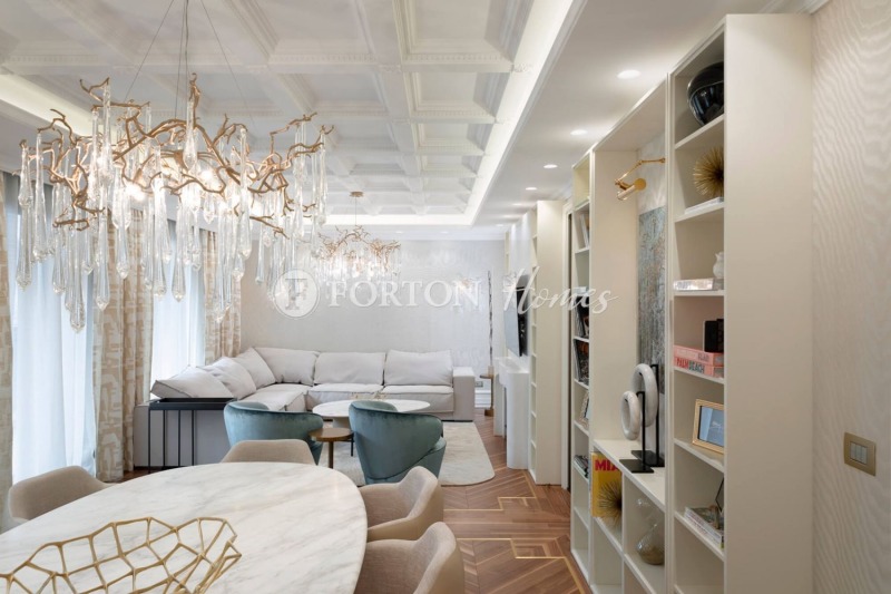 Продава 4-СТАЕН, гр. София, Изток, снимка 2 - Апартаменти - 53028331