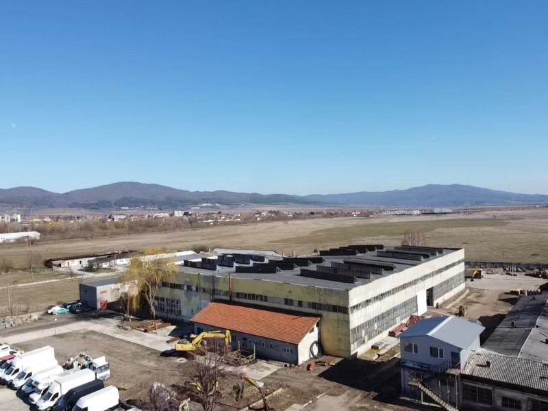 Продава ПРОМ. ПОМЕЩЕНИЕ в област София, гр. Ихтиман - 29000 кв.м / При запитване, ИМОТЕН ЦЕНТЪР БЪЛГАРИЯ 2021