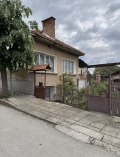 Продава КЪЩА, гр. Вършец, област Монтана, снимка 2