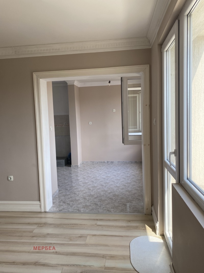 Продава  2-стаен град Перник , Изток , 61 кв.м | 40827403 - изображение [10]