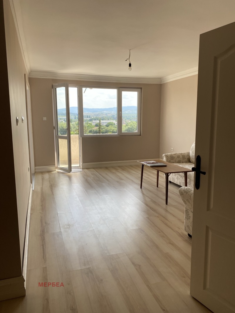Продава  2-стаен град Перник , Изток , 61 кв.м | 40827403