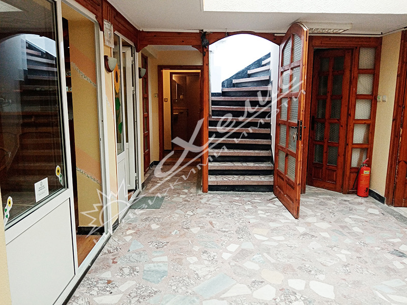 Продава ОФИС, гр. Бургас, Възраждане, снимка 3 - Офиси - 56007614