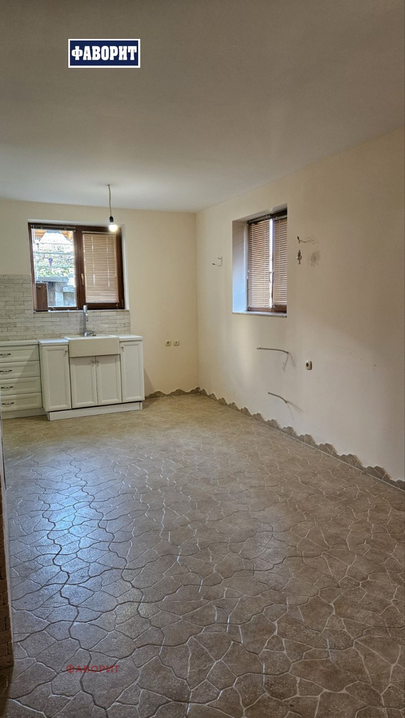 Продава КЪЩА, с. Първенец, област Пловдив, снимка 11 - Къщи - 52643054