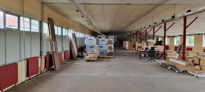 Продава  Пром. помещение област Разград , с. Равно , 1640 кв.м | 71297850 - изображение [4]