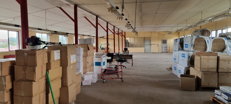Продава  Пром. помещение област Разград , с. Равно , 1640 кв.м | 71297850