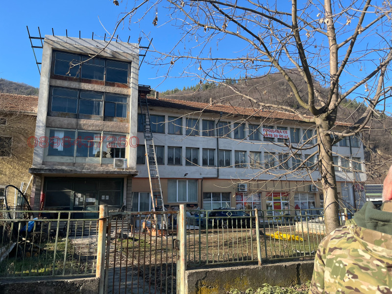 Продава ПРОМ. ПОМЕЩЕНИЕ, гр. Етрополе, област София област