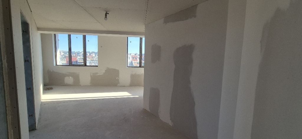 Продава МНОГОСТАЕН, гр. Велико Търново, Бузлуджа, снимка 6 - Апартаменти - 54119237