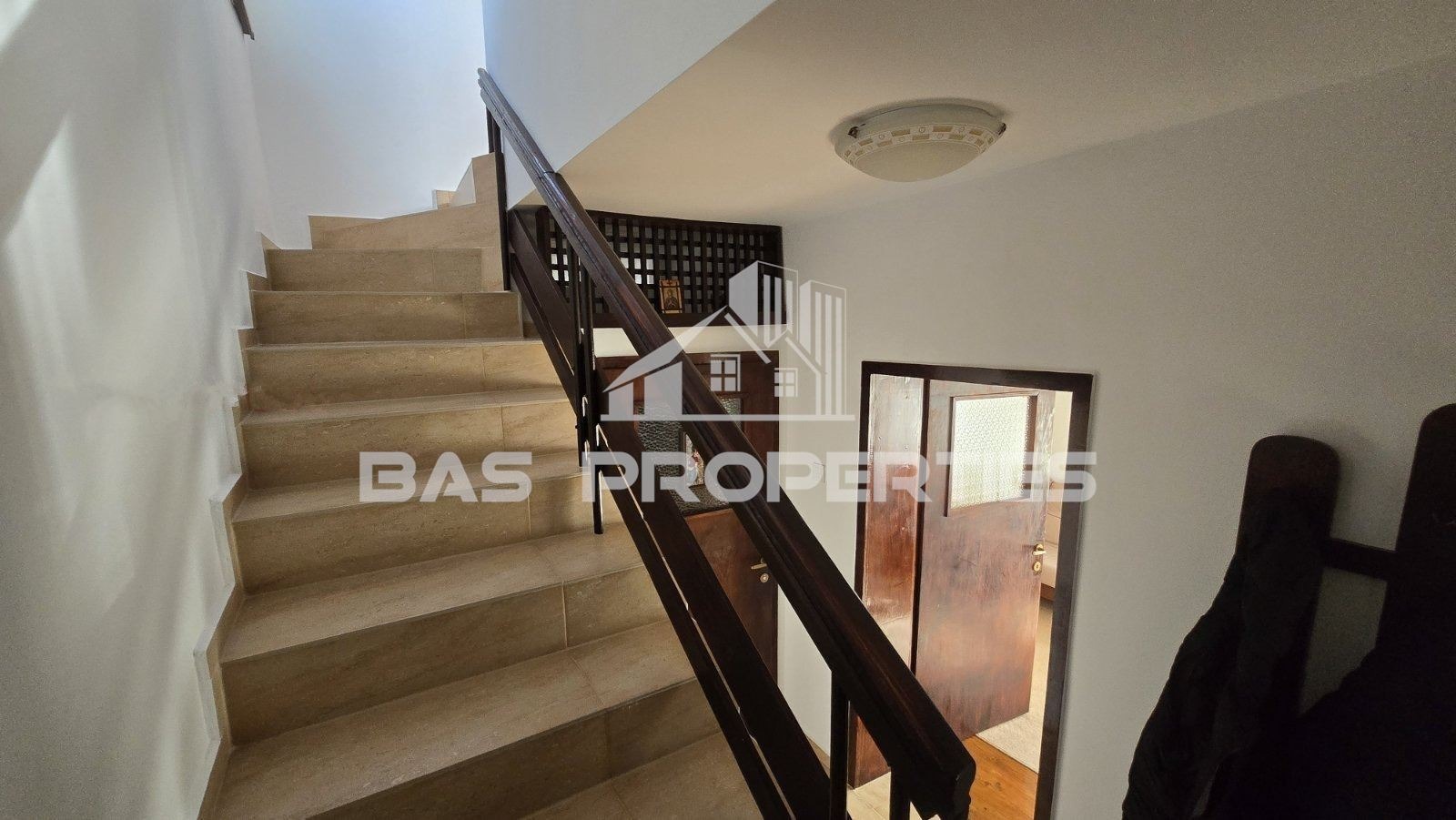 Продава КЪЩА, с. Хераково, област София област, снимка 14 - Къщи - 55788276