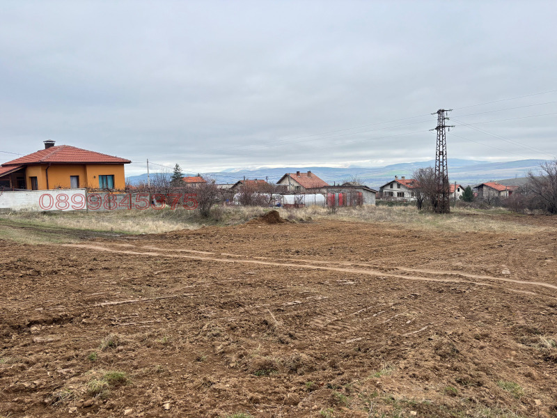 Продава ПАРЦЕЛ в област Кюстендил, с. Ресилово - 806 кв.м / 26 600 € » 52 025.08 лв.