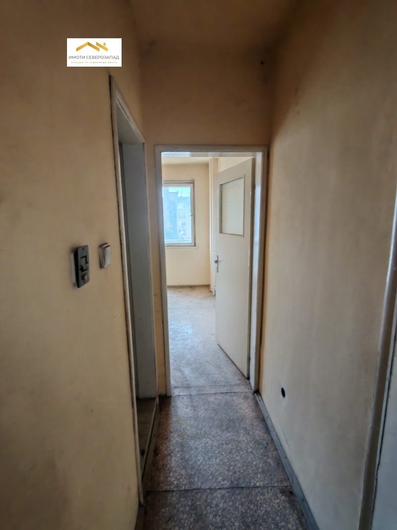 Продава  2-стаен град Монтана , Широк център , 59 кв.м | 78708535 - изображение [2]