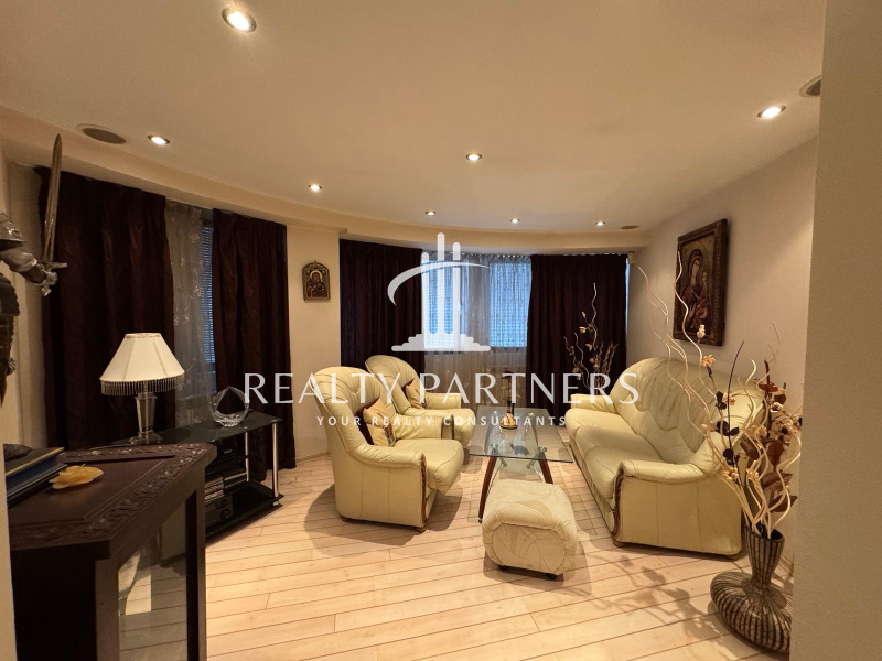 Продава 3-СТАЕН, гр. Перник, Център, снимка 2 - Апартаменти - 52879113