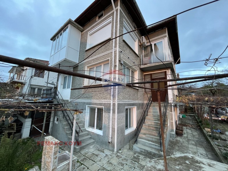 Продава КЪЩА, гр. Аксаково, област Варна