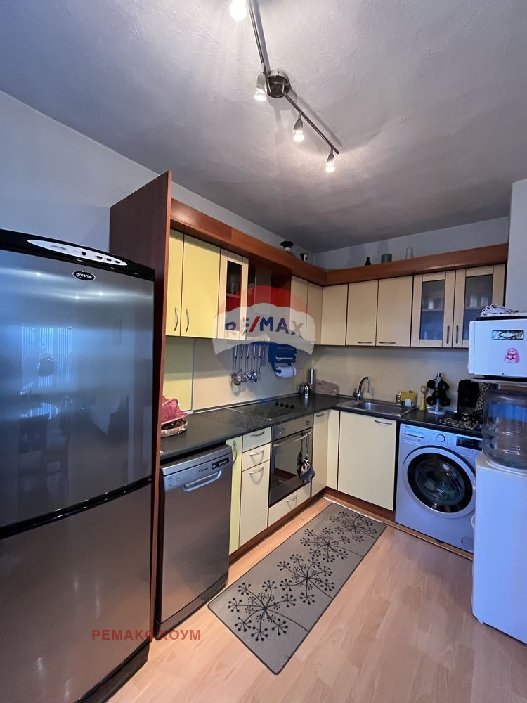 Продава КЪЩА, гр. Аксаково, област Варна, снимка 7 - Къщи - 52616351