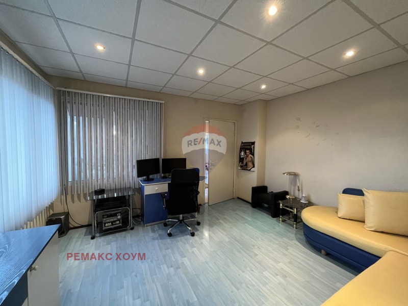 Продава КЪЩА, гр. Аксаково, област Варна, снимка 13 - Къщи - 52616351