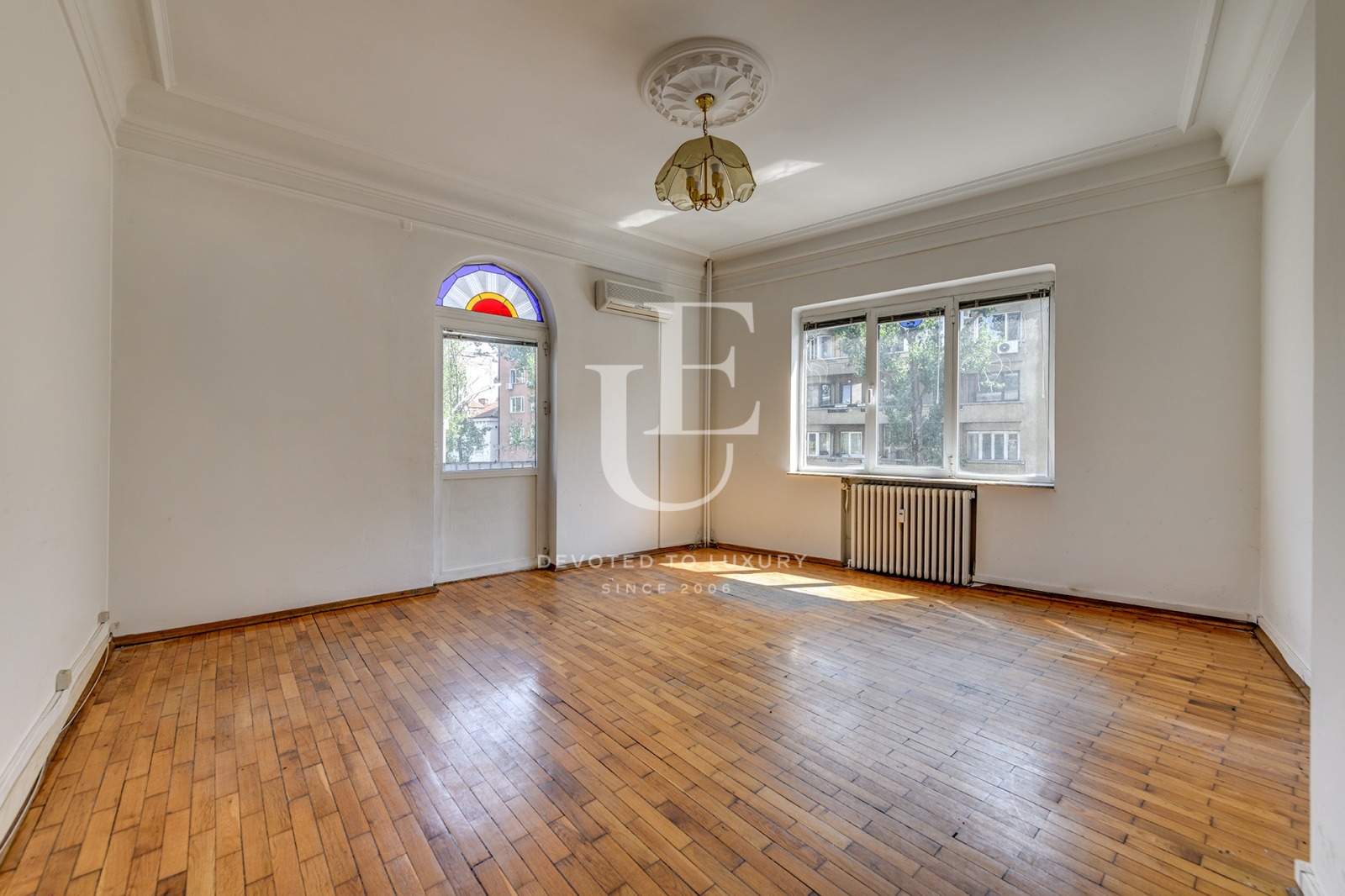 Продава МНОГОСТАЕН, гр. София, Център, снимка 2 - Апартаменти - 56171918