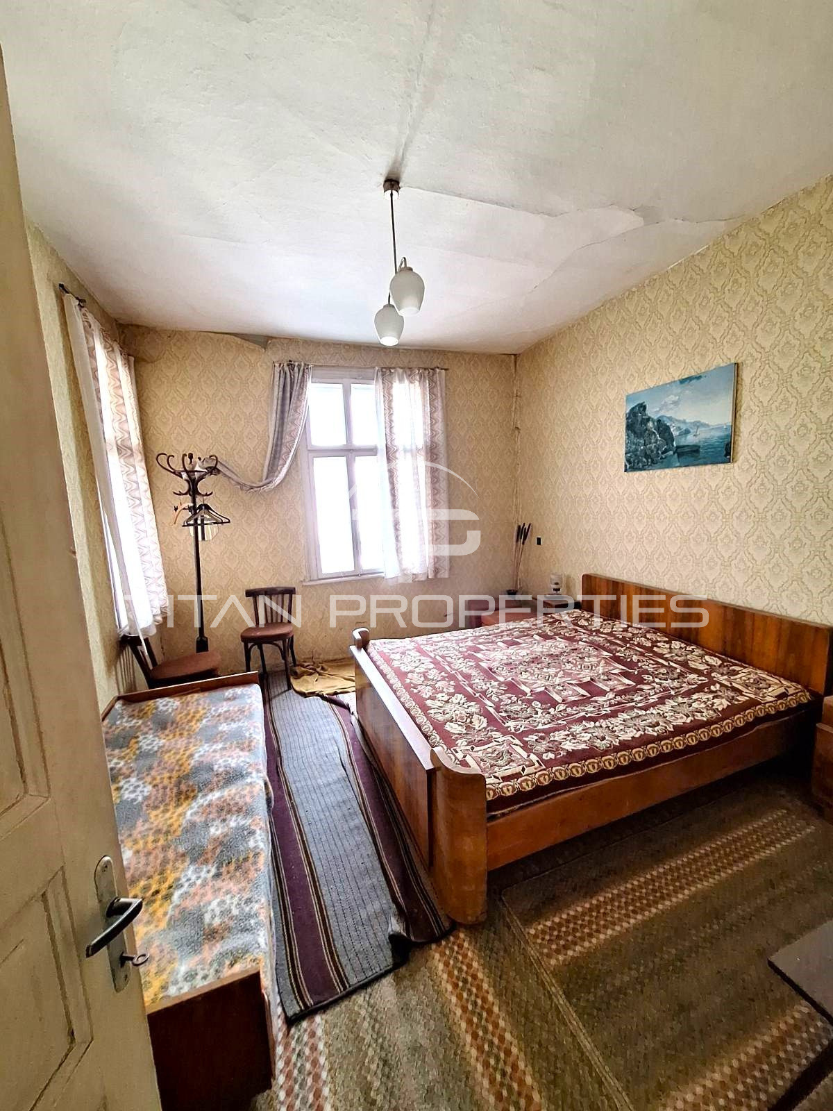 Продава ЕТАЖ ОТ КЪЩА, гр. Чепеларе, област Смолян, снимка 2 - Етаж от къща - 53411721