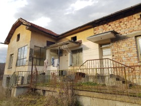 Продажба на имоти в с. Белица, област Габрово - изображение 2 