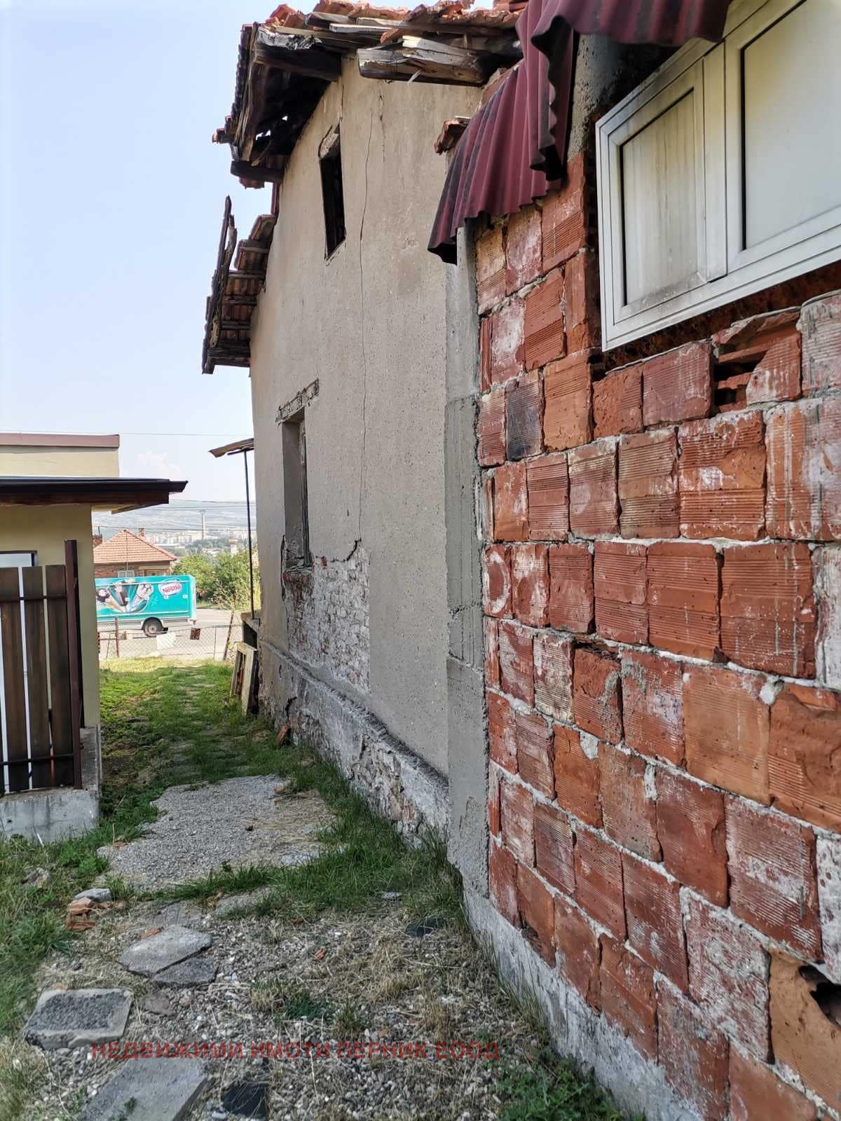 Продава КЪЩА, гр. Перник, Калкас, снимка 2 - Къщи - 54423109