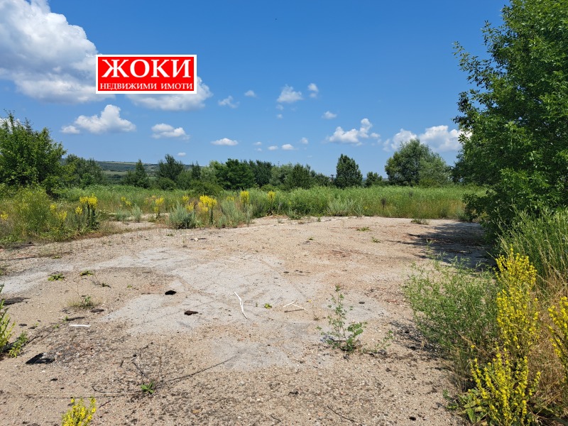 Продава ПАРЦЕЛ в област Перник, гр. Радомир - 27363 кв.м / 1 368 150 € » 2 675 868.81 лв., ЖОКИ ЕООД