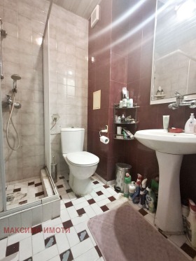 2 sovrum Vazrajdane, Burgas 7