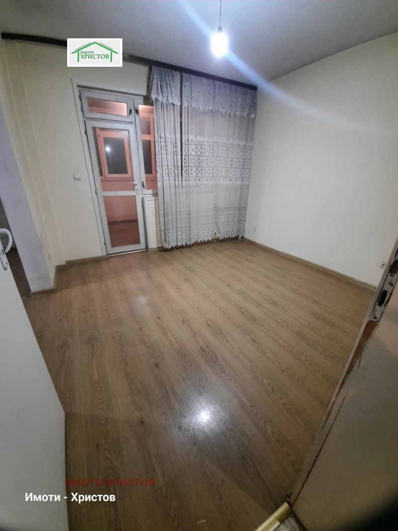 Продава 4-СТАЕН, гр. Шумен, Добруджански, снимка 7 - Апартаменти - 53310634