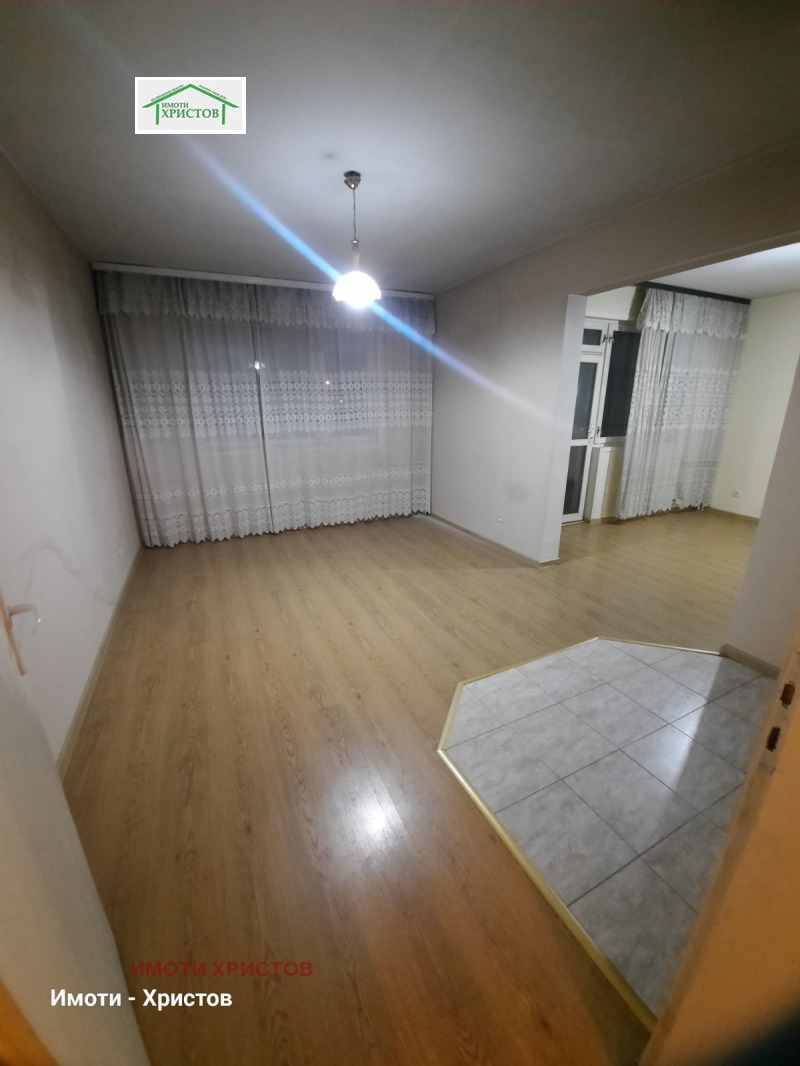 Продава 4-СТАЕН, гр. Шумен, Добруджански