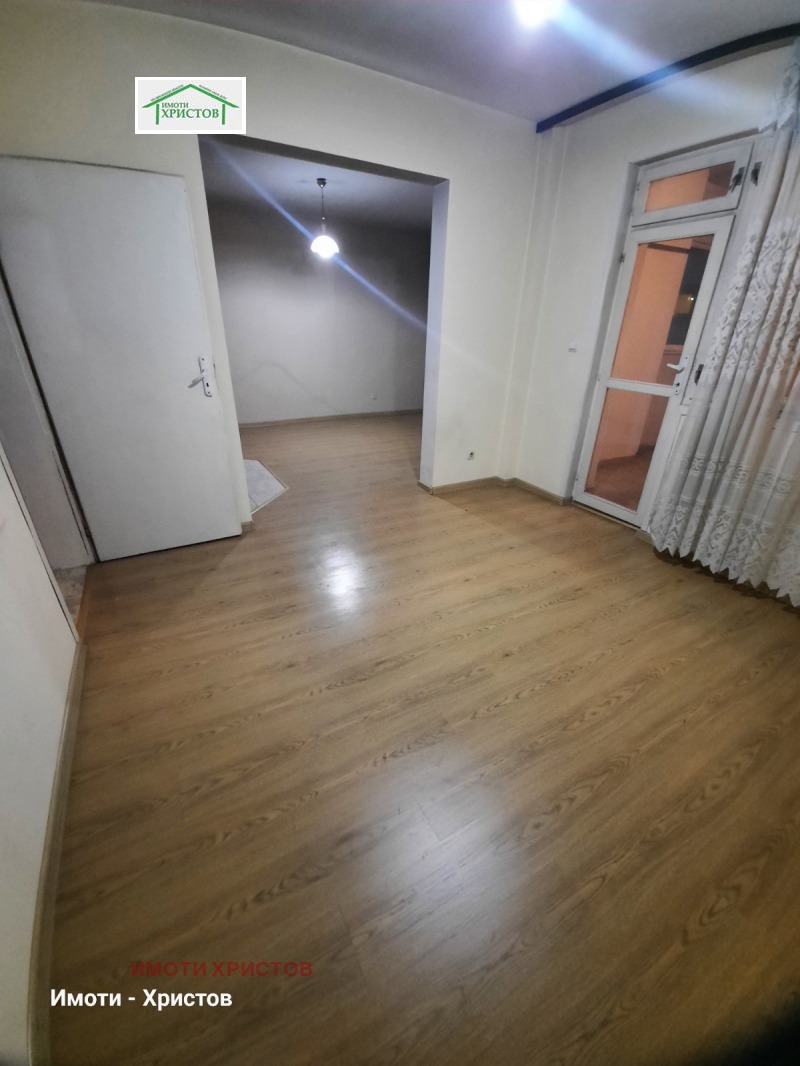 Продава 4-СТАЕН, гр. Шумен, Добруджански, снимка 4 - Апартаменти - 53310634