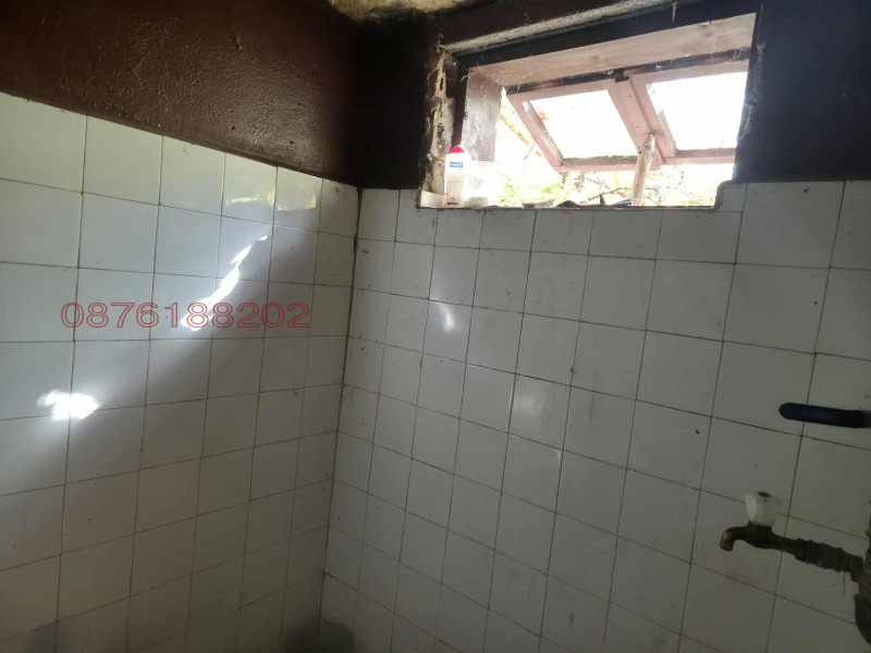 Продава КЪЩА, с. Лисец, област Ловеч, снимка 11 - Къщи - 52770047