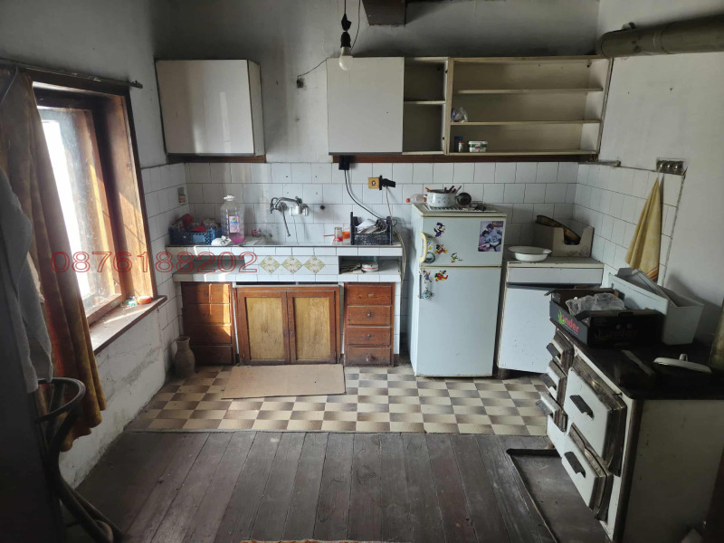 Продава КЪЩА, с. Лисец, област Ловеч, снимка 4 - Къщи - 52770047