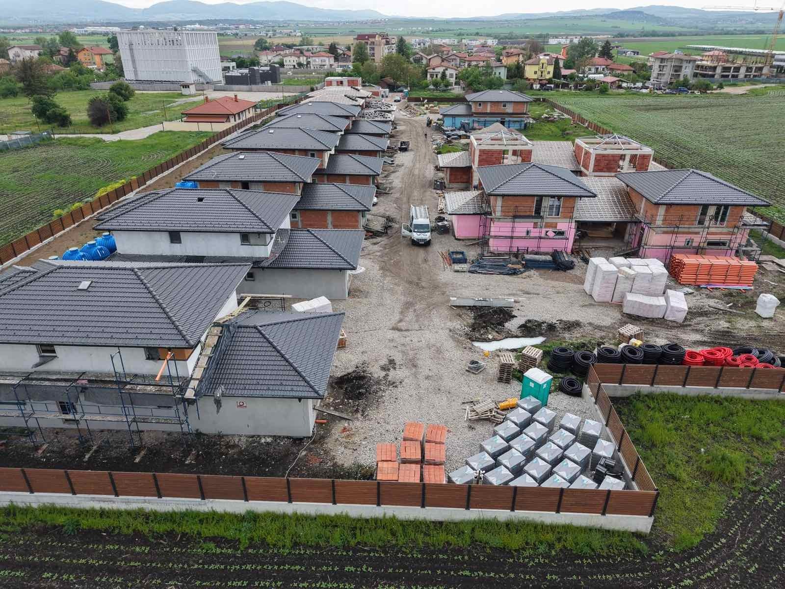 Продава КЪЩА, гр. Божурище, област София област, снимка 17 - Къщи - 51618213