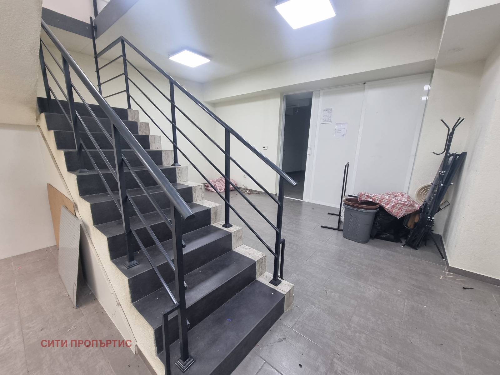 Продава МАГАЗИН, гр. Благоевград, Широк център, снимка 6 - Магазини - 54299537