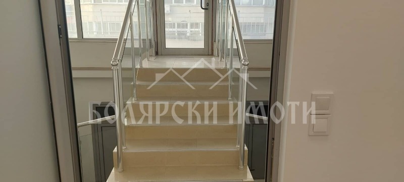 Продава ОФИС, гр. Велико Търново, Център, снимка 2 - Офиси - 49003641