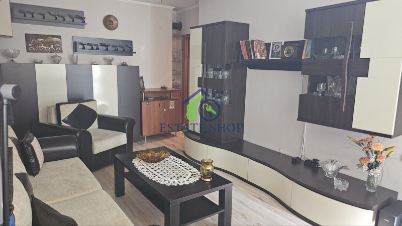 De vânzare  1 dormitor Plovdiv , Camenița 2 , 68 mp | 75376407 - imagine [2]