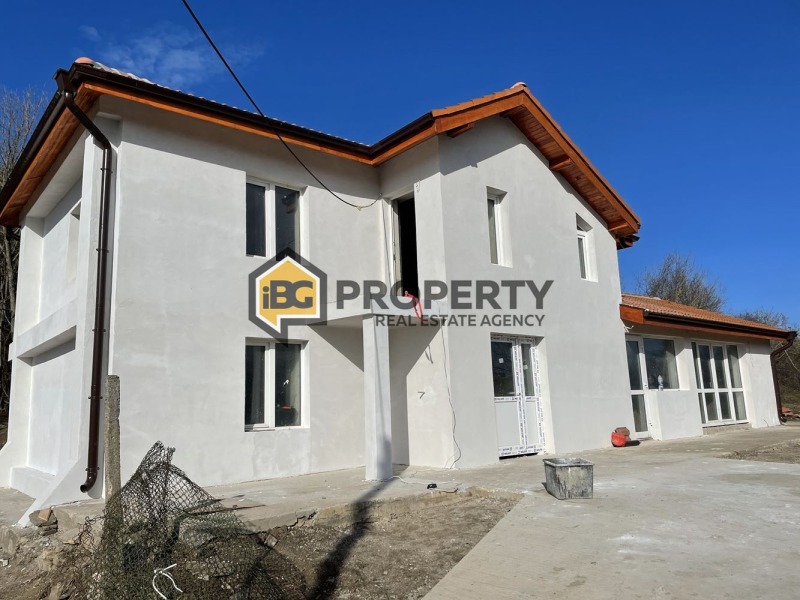 Продава КЪЩА, с. Изгрев, област Варна, снимка 1 - Къщи - 49182468