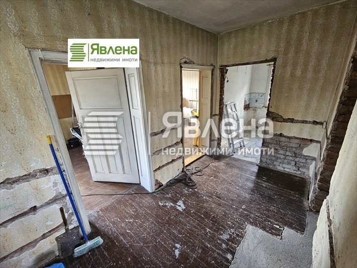 Продава КЪЩА, с. Големо Бучино, област Перник, снимка 5 - Къщи - 52998123