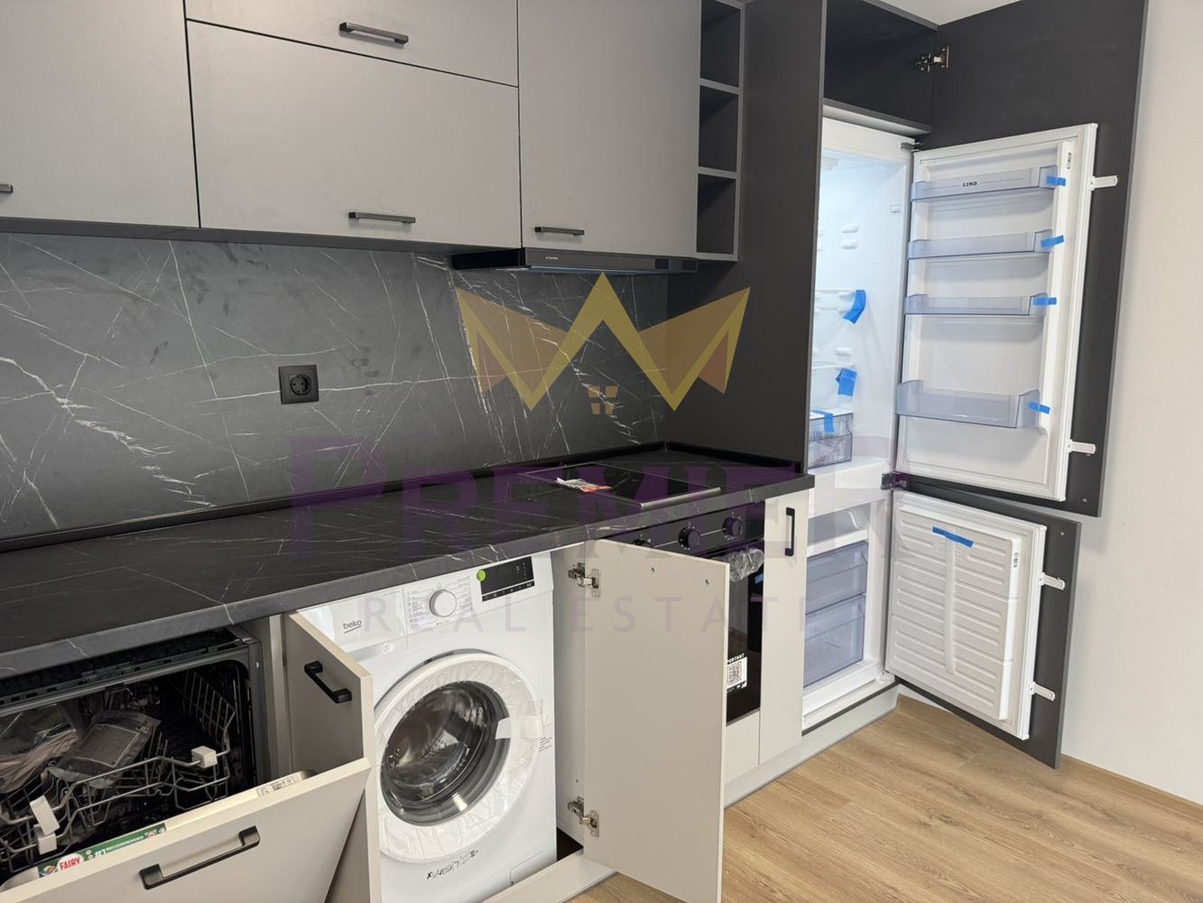 Продава 3-СТАЕН, гр. Варна, Център, снимка 2 - Апартаменти - 55703565