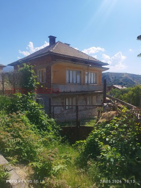 КЪЩА, 84 m2