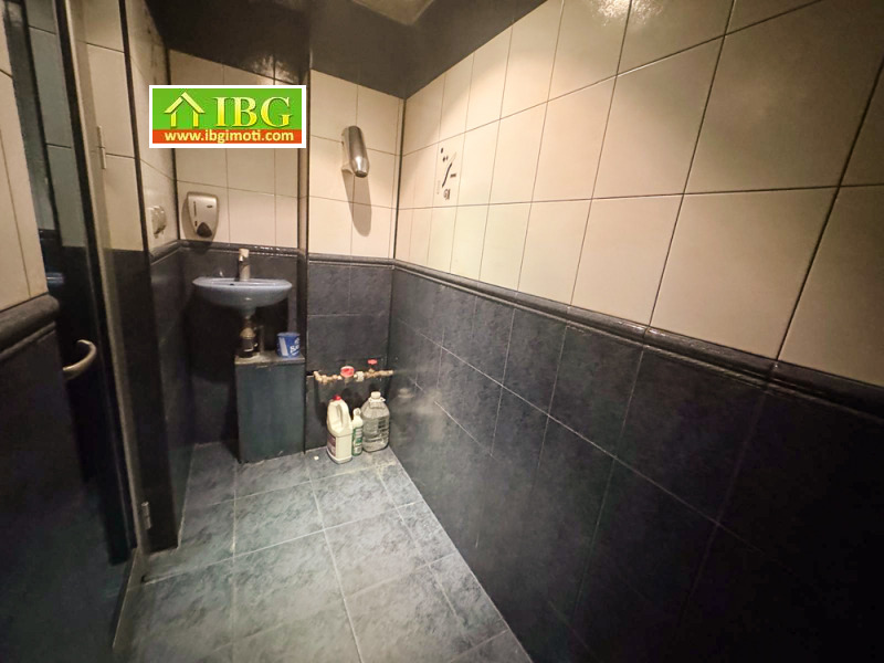 Продава ЗАВЕДЕНИЕ, гр. Русе, Център, снимка 13 - Заведения - 53071186