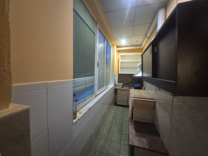 Продава 3-СТАЕН, гр. Плевен, Идеален център, снимка 3 - Апартаменти - 53390817