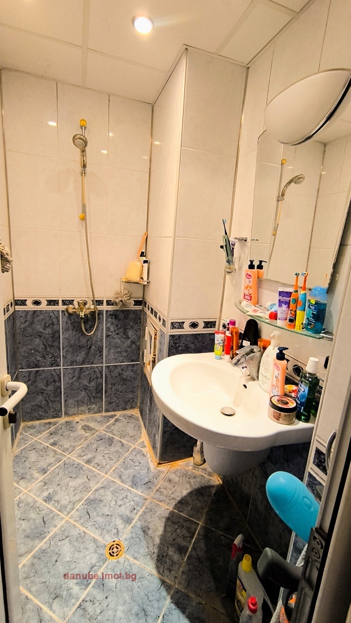 Продава 4-СТАЕН, гр. Русе, Възраждане, снимка 4 - Апартаменти - 53064929