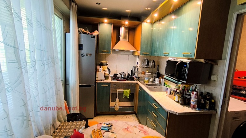 Продава 4-СТАЕН, гр. Русе, Възраждане, снимка 3 - Апартаменти - 53064929