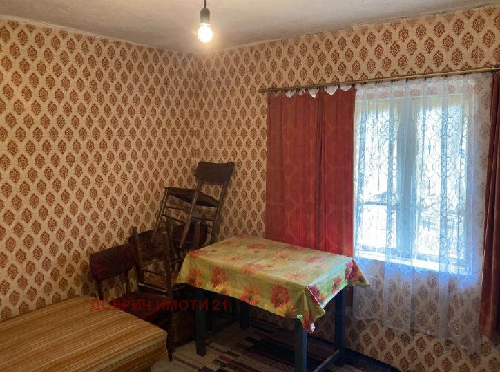 Продава КЪЩА, с. Дъбовик, област Добрич, снимка 2 - Къщи - 53069825