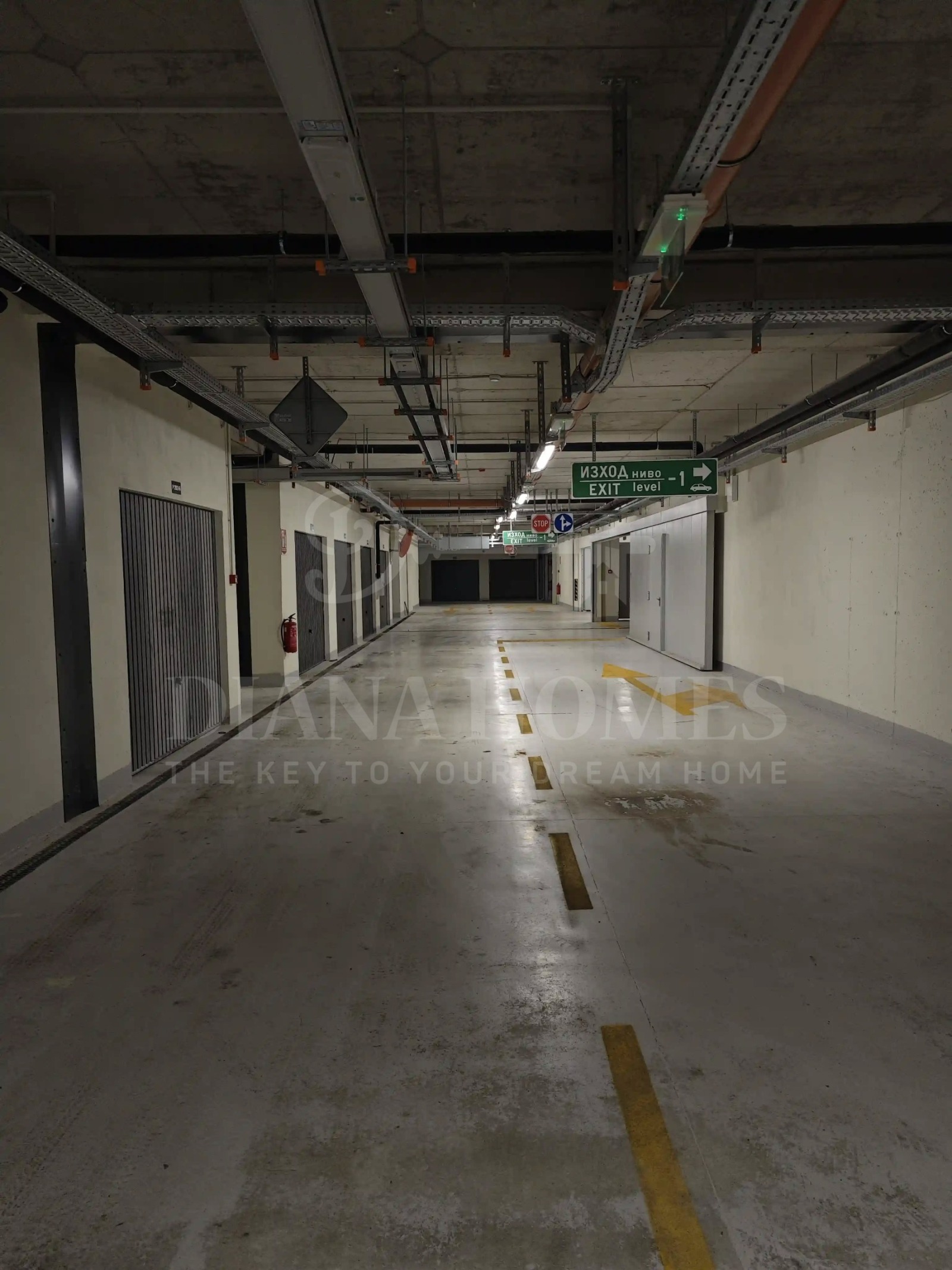 Продава ГАРАЖ, ПАРКОМЯСТО, гр. София, Банишора, снимка 2 - Гаражи и паркоместа - 53769523