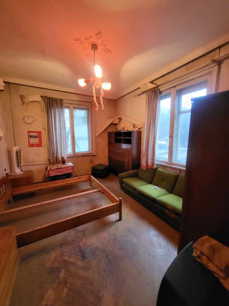 Продава 2-СТАЕН, гр. Плевен, Идеален център