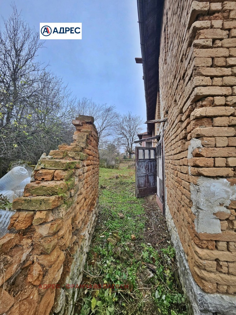 Продава КЪЩА, с. Тученица, област Плевен, снимка 4 - Къщи - 53172458