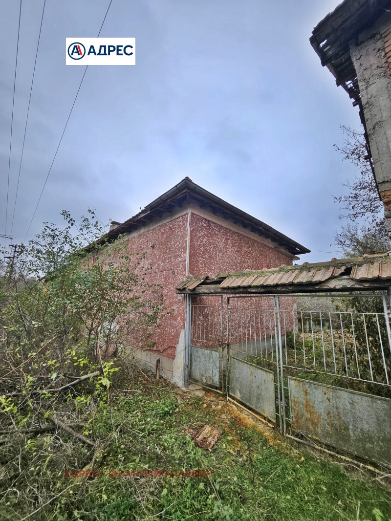 Продава КЪЩА, с. Тученица, област Плевен